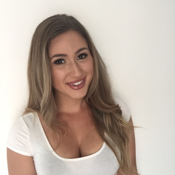 Meet your Posher, Krista - Picture 1 of 1